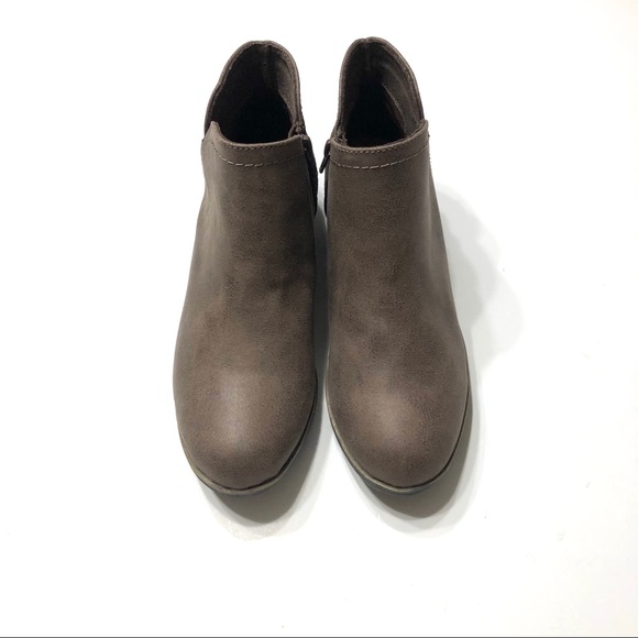 🆕 SUGAR Taupe Ankle Boots • Sz 6.5 - Picture 2 of 8